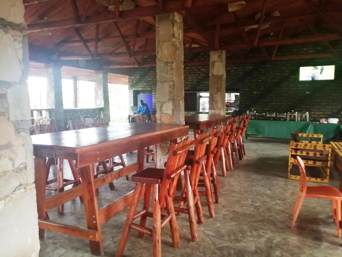 Murchison Backpackers Masindi Exteriör bild