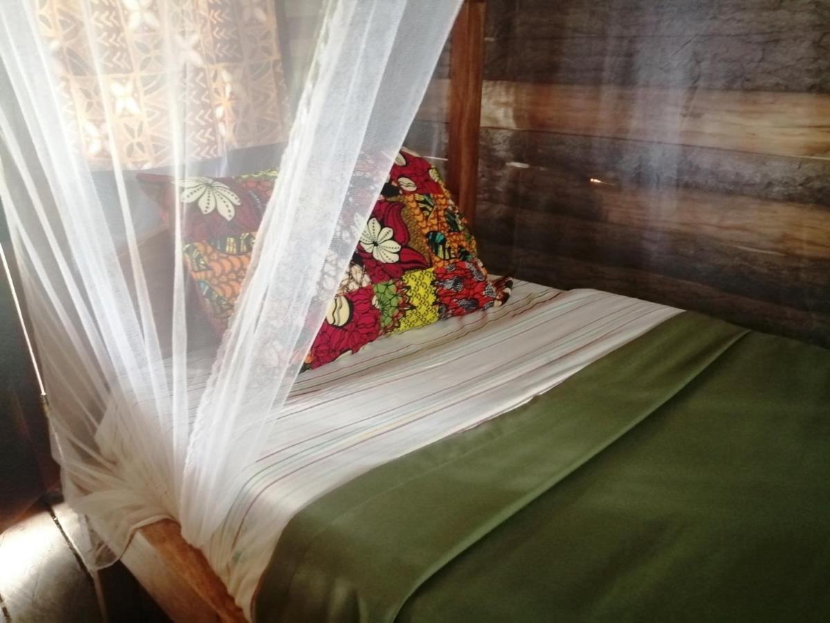 Murchison Backpackers Masindi Exteriör bild