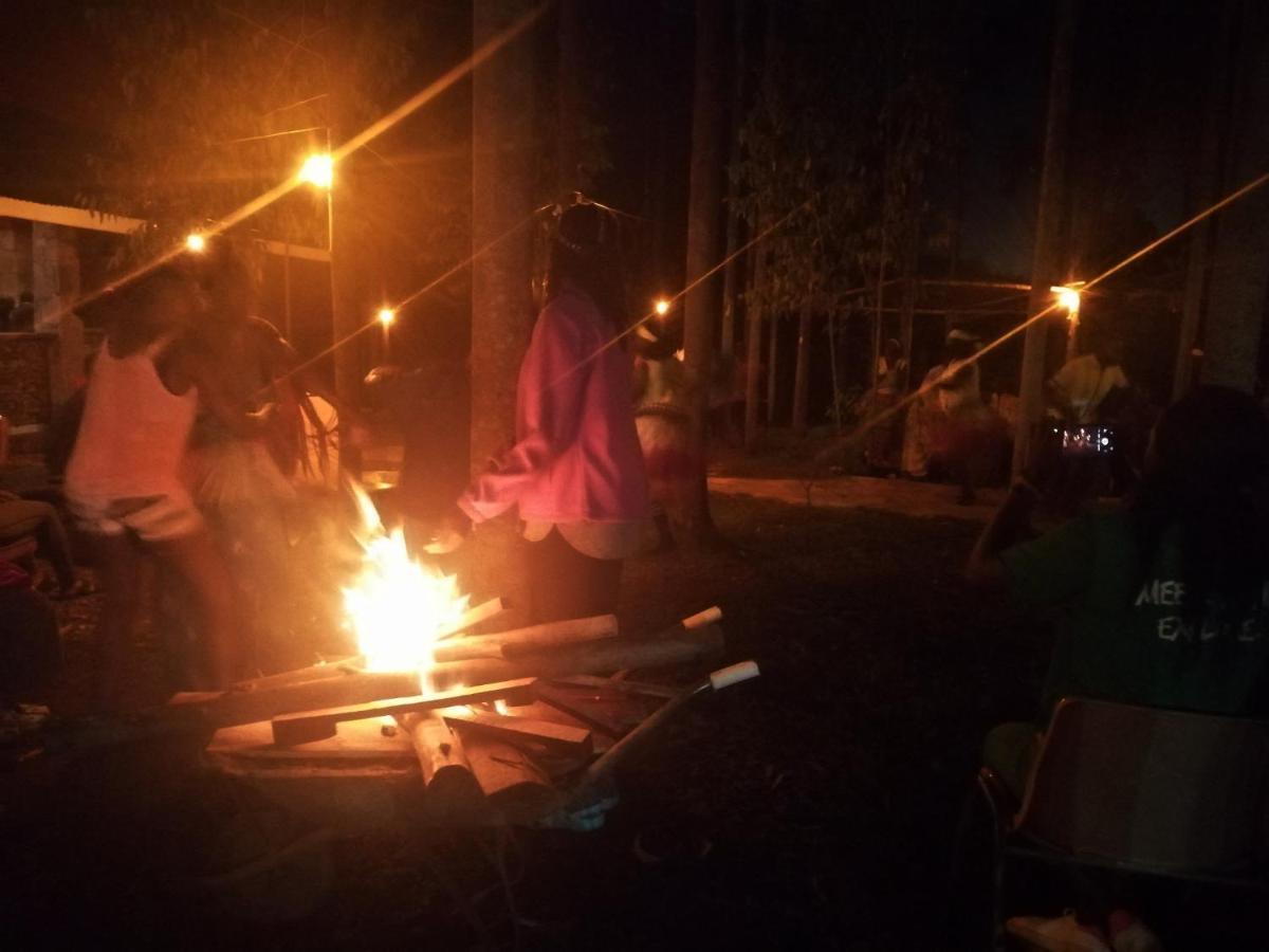 Murchison Backpackers Masindi Exteriör bild