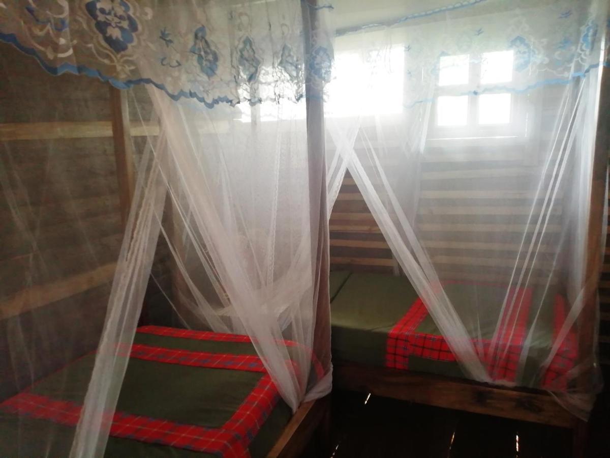 Murchison Backpackers Masindi Exteriör bild