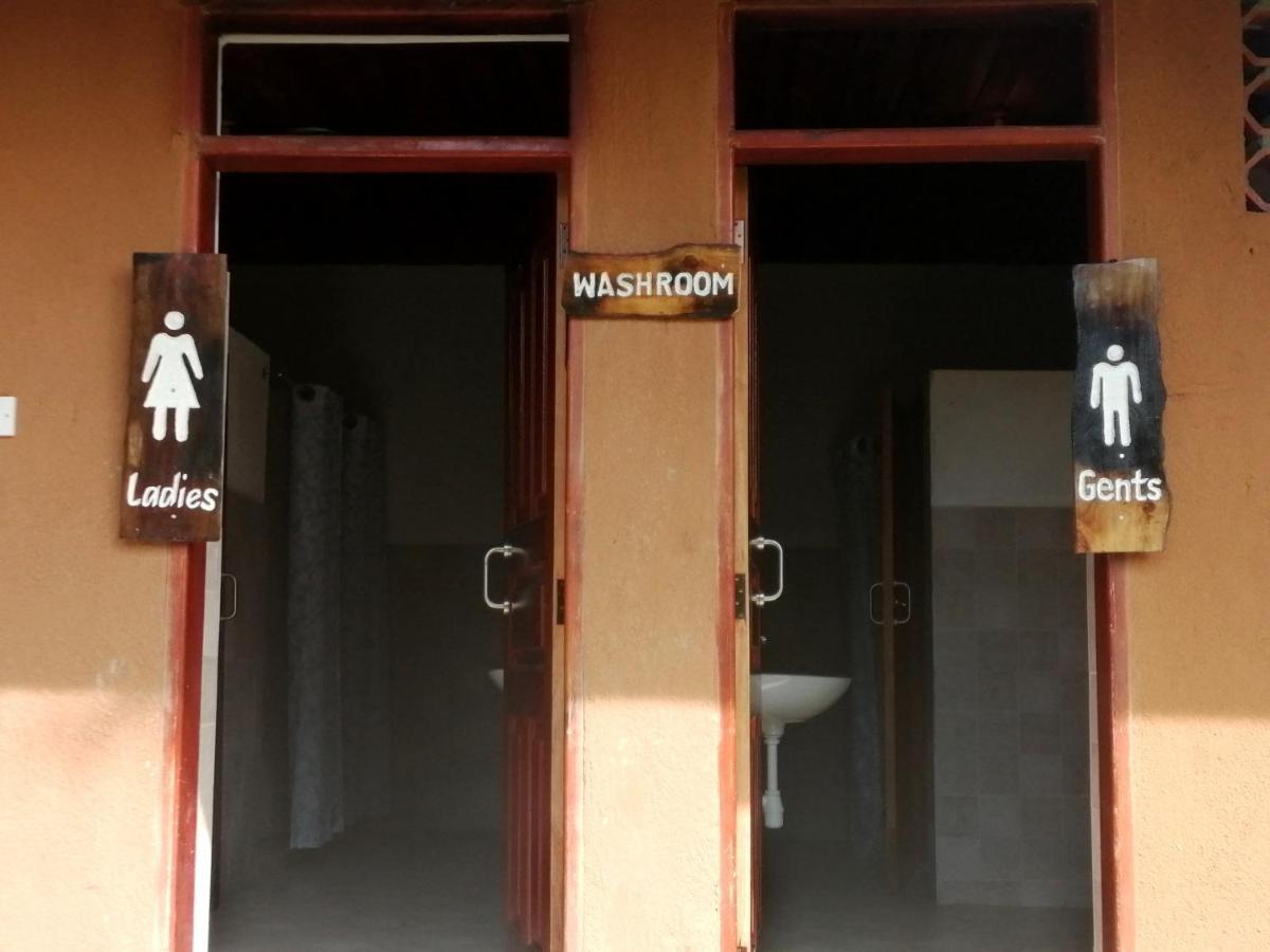 Murchison Backpackers Masindi Exteriör bild