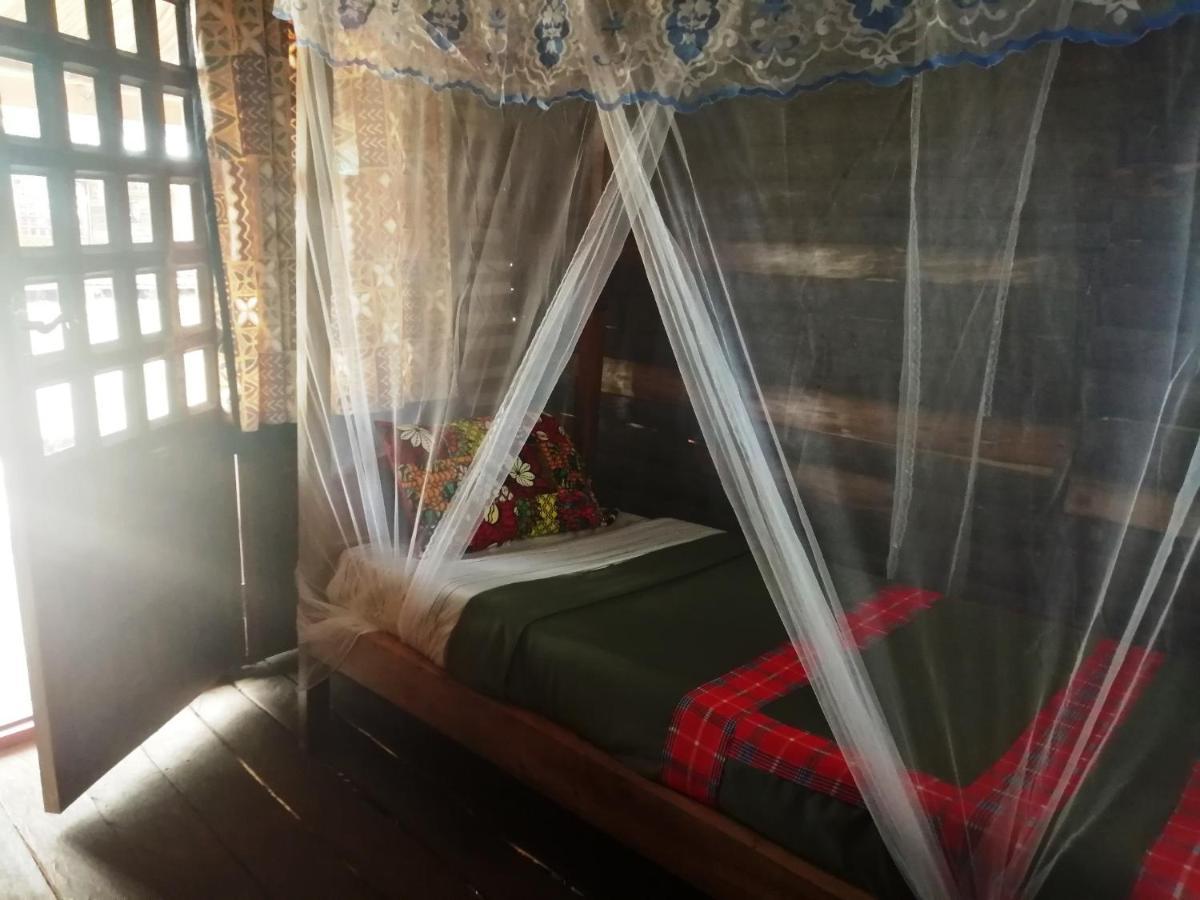 Murchison Backpackers Masindi Exteriör bild