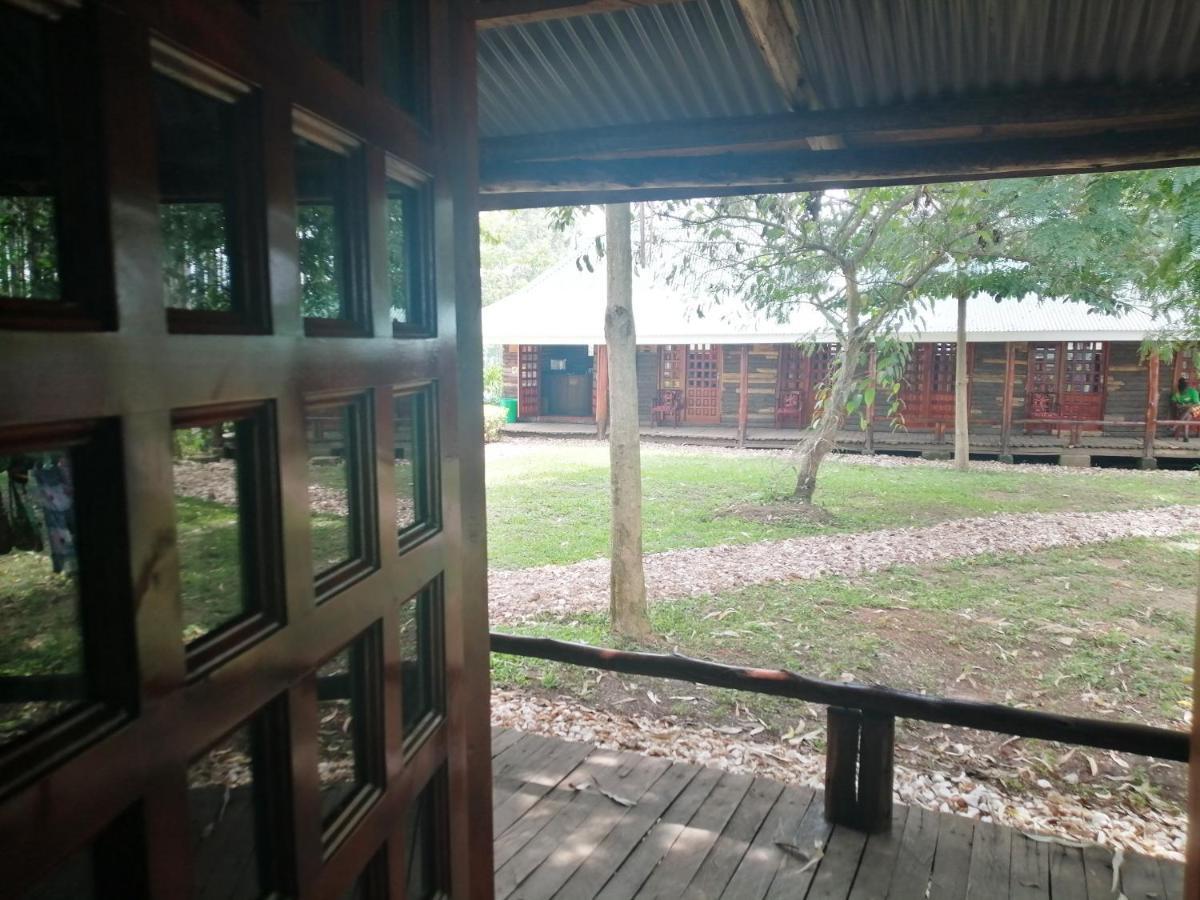 Murchison Backpackers Masindi Exteriör bild