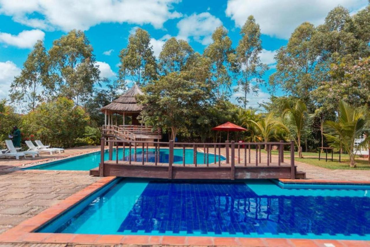 Murchison Backpackers Masindi Exteriör bild